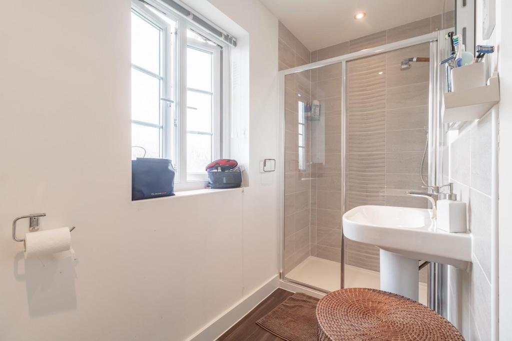 Master Bedroom En-Suite