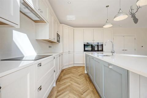 67a Connaught Avenue, London, E4 7AP