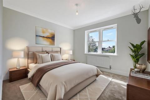 67a Connaught Avenue, London, E4 7AP