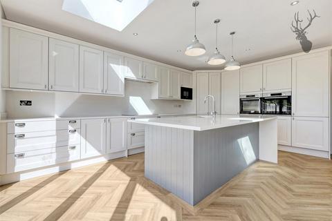 67a Connaught Avenue, London, E4 7AP