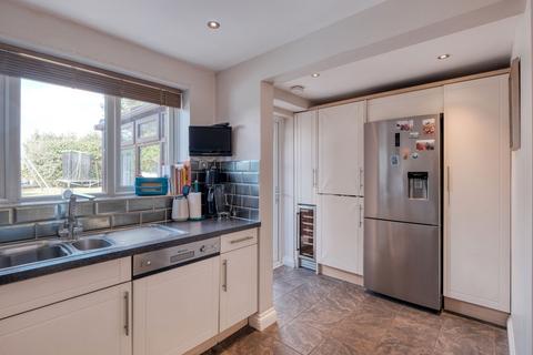 38 Meadow Road, Worcester, WR3 7PP