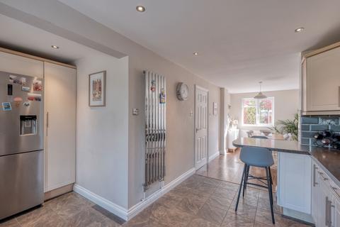 38 Meadow Road, Worcester, WR3 7PP