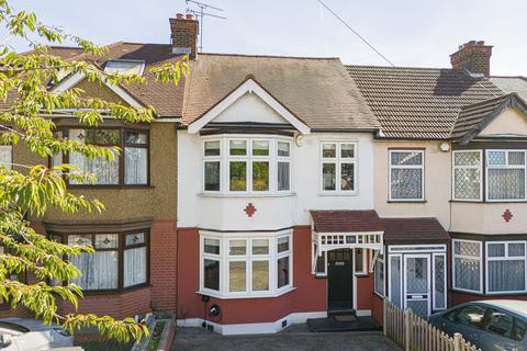 Terraced house for sale, Buckhurst Way, Buckhurst Hill, IG9