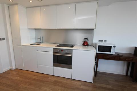 2 bedroom flat to rent, Bridgewater Place, Water Lane