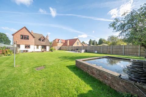 4 bedroom detached house for sale, Andover Road, Oakley, Basingstoke, RG23 7HB