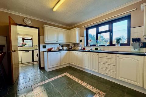 4 bedroom detached house for sale, Andover Road, Oakley, Basingstoke, RG23 7HB