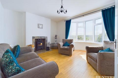 3 bedroom end of terrace house for sale, Queensway, Consett