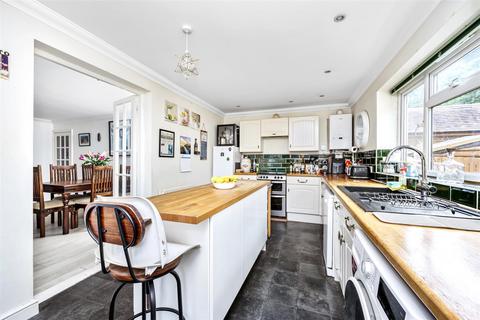 2 bedroom ground floor flat for sale