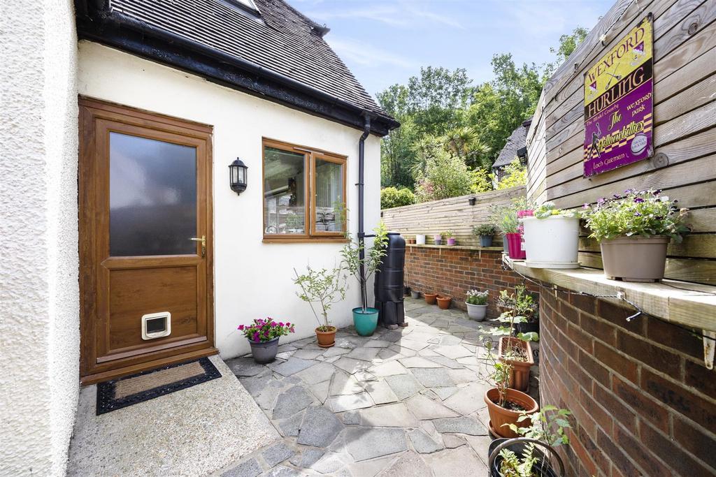 Rear Patio Garden