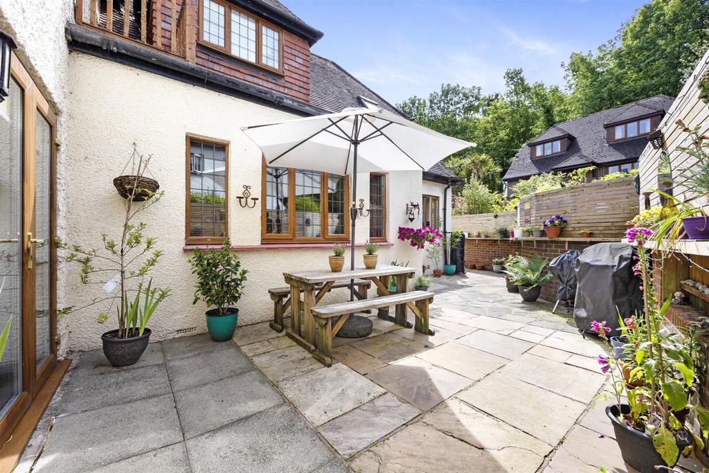 Rear Patio Garden