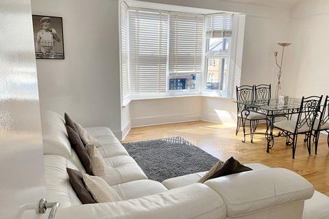 2 bedroom flat to rent, St. Leonards Avenue, Windsor SL4