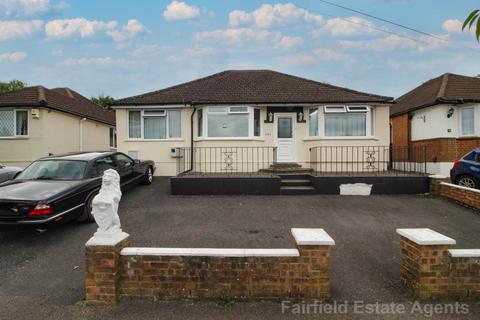 5 bedroom detached house for sale, Penrose Avenue, Carpenders Park