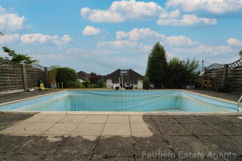 5 bedroom detached house for sale, Penrose Avenue, Carpenders Park