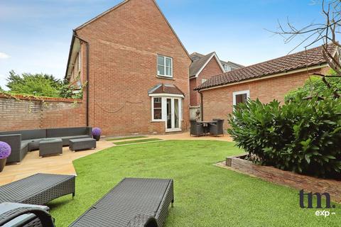 4 bedroom link detached house for sale, Coopers Crescent, Braintree CM77