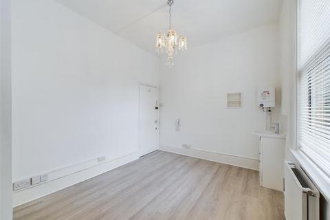 Office to rent, Ballards Lane, London N3