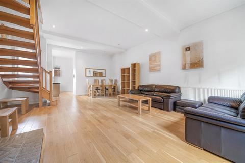 14 Regis Place, London, SW2 5RE