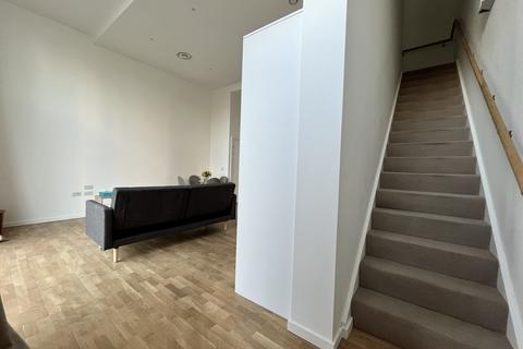 2 bedroom flat to rent, Meranti Apartments, London, SE8