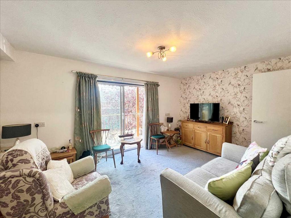 Chalkwell Park Drive, Leigh on Sea SS9 1 bed apartment for sale £170,000