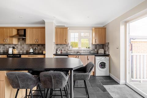 11 Lesley Close, Istead Rise, Gravesend, DA13 9JS