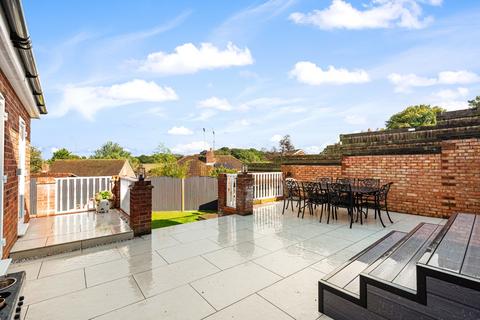 11 Lesley Close, Istead Rise, Gravesend, DA13 9JS