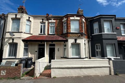 3 bedroom terraced house for sale, Crescent Road, Margate CT9