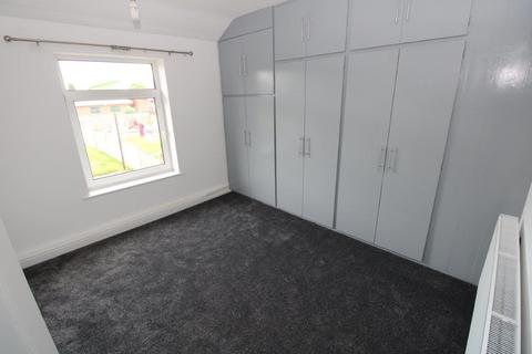 3 bedroom semi-detached house to rent, Harborough Hill Road, Barnsley