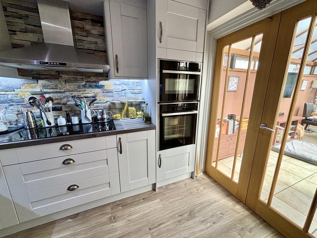 Kitchen / Breakfast Room