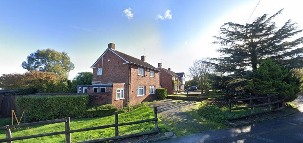 Gravesend DA11 3 bed detached house - £1,900 pcm (£438 pw)