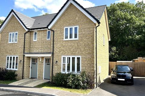 3 bedroom semi-detached house to rent, Assart Way, Chippenham