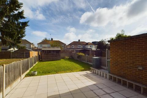 3 bedroom terraced house for sale, Derwent Way, Hornchurch