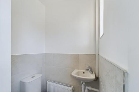7 Derwent Way, Hornchurch, RM12 5HP