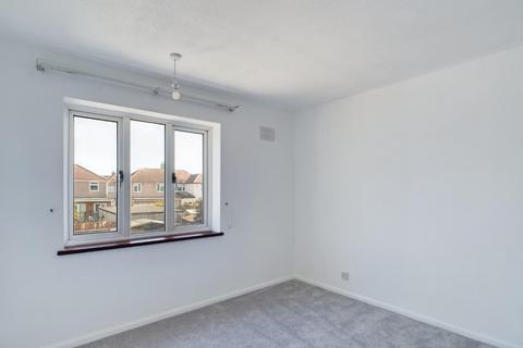 7 Derwent Way, Hornchurch, RM12 5HP