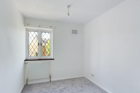 7 Derwent Way, Hornchurch, RM12 5HP