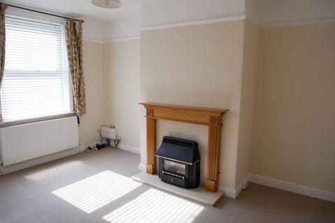 1 bedroom terraced house to rent, Springfield Road, Morley