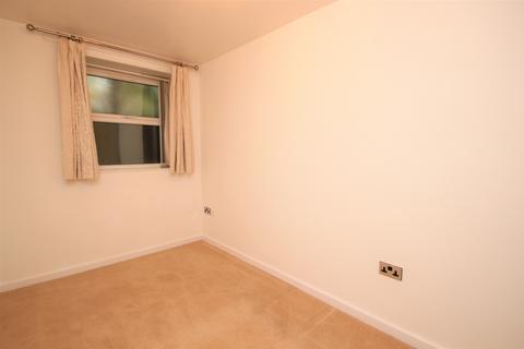 2 bedroom flat to rent, Harrogate Road, Leeds, West Yorkshire, UK, LS17