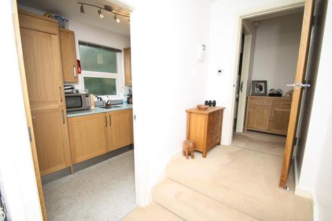 2 bedroom flat to rent, Harrogate Road, Leeds, West Yorkshire, UK, LS17