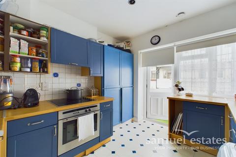 2 bedroom flat for sale, Ridley Court, Barrow Road, Streatham, SW16