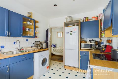 2 bedroom flat for sale, Ridley Court, Barrow Road, Streatham, SW16