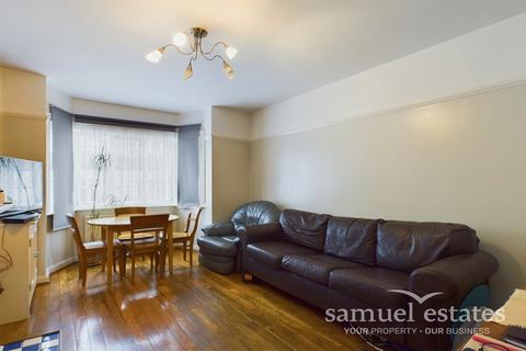 2 bedroom flat for sale, Ridley Court, Barrow Road, Streatham, SW16