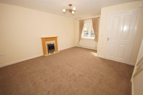 3 bedroom semi-detached house to rent, Owsten Court, Horwich