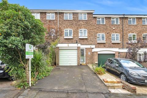 3 bedroom terraced house for sale, Patterdale Close, Bromley