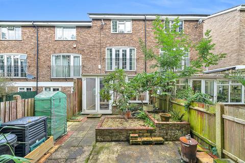 3 Patterdale Close, Bromley, BR1 4HZ