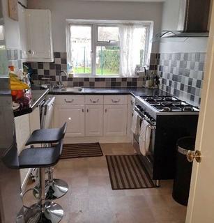 3 bedroom house to rent, Chelwood Avenue, Hatfield