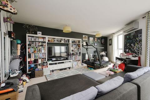 2 bedroom flat for sale, West Barnes Lane, London SW20