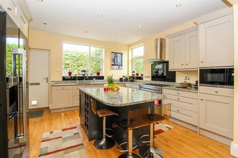 4 bedroom detached house for sale, Westfield Park, Wakefield WF1