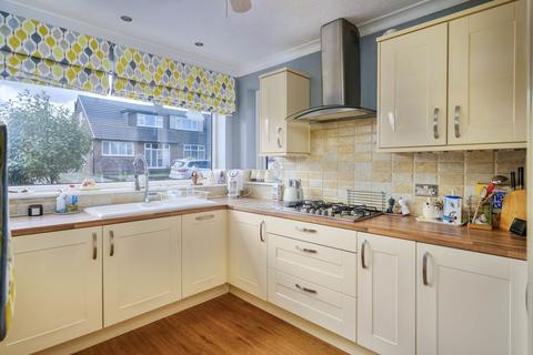 25 Dean Park Drive, Drighlington, Bradford, BD11 1AL