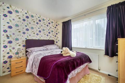 25 Dean Park Drive, Drighlington, Bradford, BD11 1AL