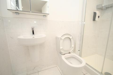 2 bedroom flat to rent, 305 Talbot Road, M32 0FZ