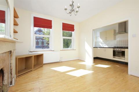 2 bedroom flat to rent, Victoria Road, Stroud Green