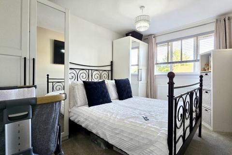 15 Burra Gardens, Bishopbriggs, Glasgow, G64 1UP
